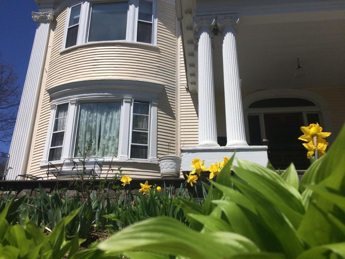 The Inn On Winter'S Hill Kingfield Exterior foto